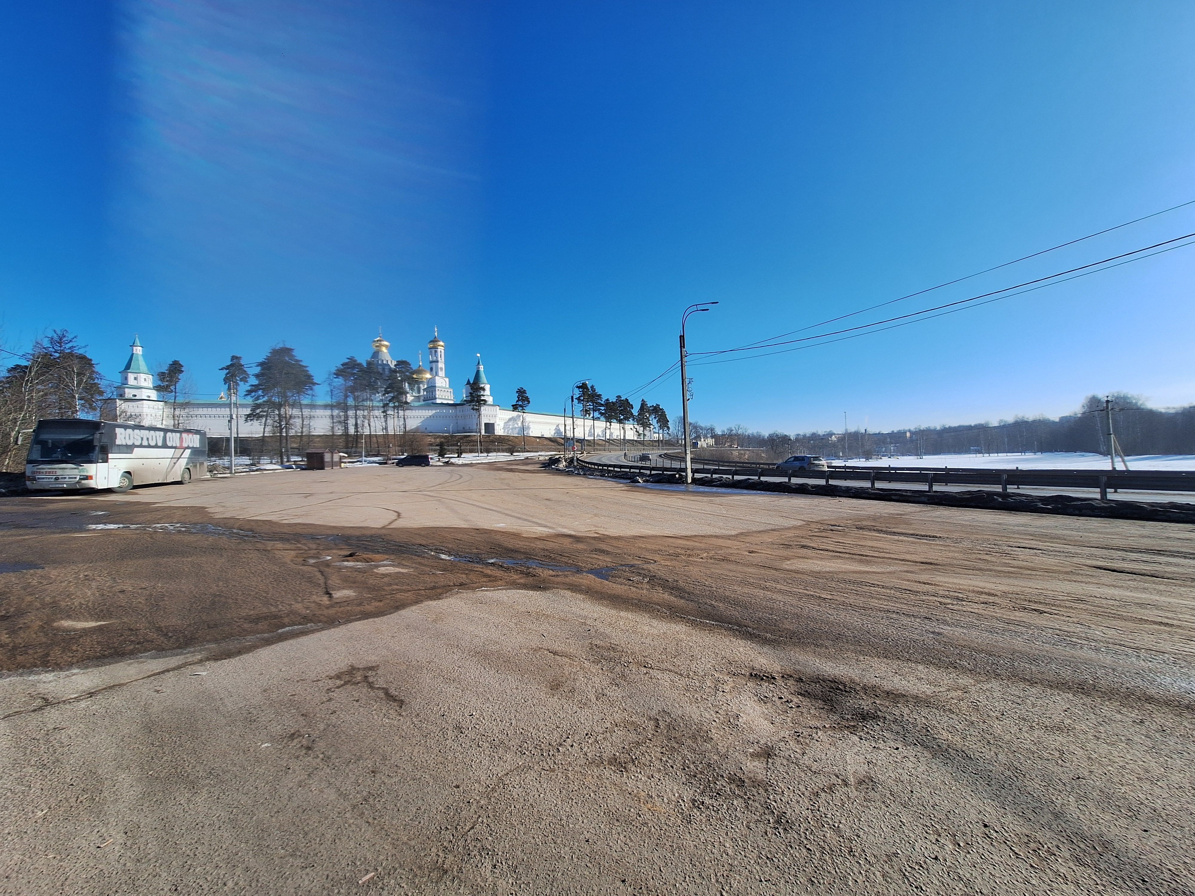 Чиновники обсудили целесообразность обустройства парковки у Ново-Иерусалимского монастыря