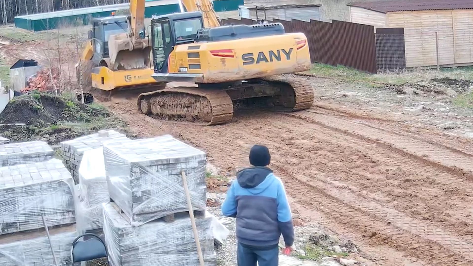 Почему дорога за 76 миллионов в Шейно хлюпает под ногами ещё до сдачи?