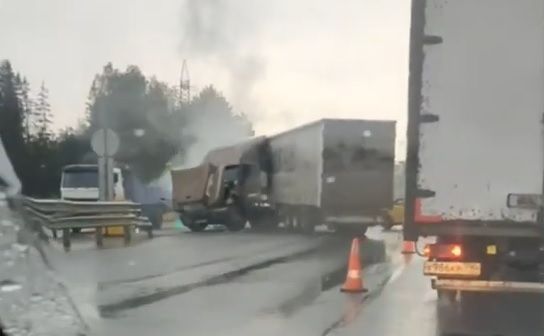 На ЦКАДе выстроилась пробка от Лисавино до Пятницкого шоссе 