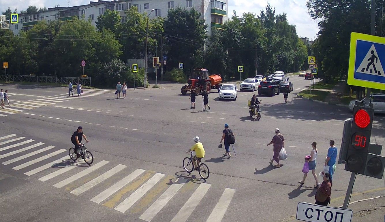 Город, где даже светофор не уверен, что всё под контролем