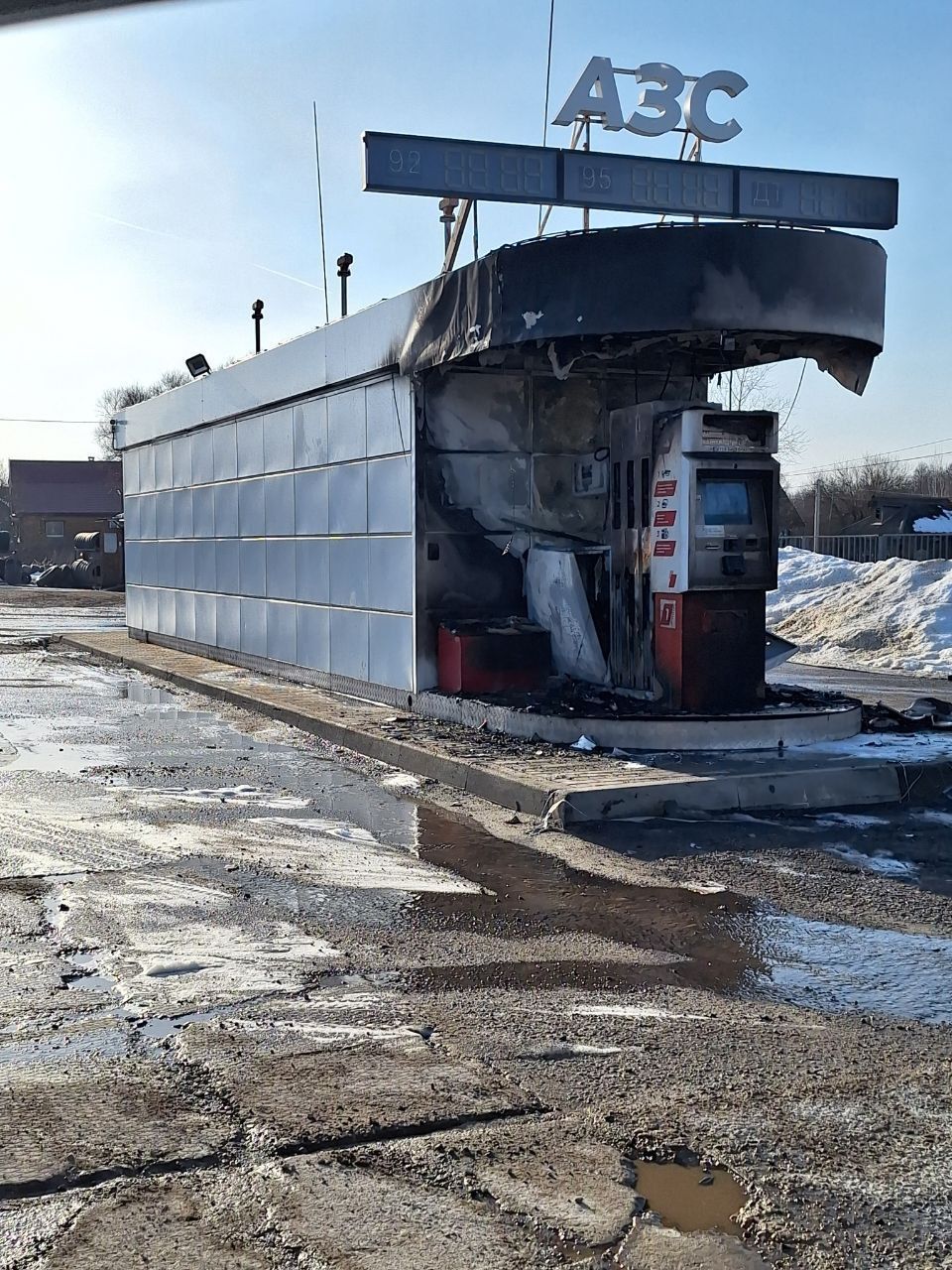 4 подростка задержаны за поджоги АЗС