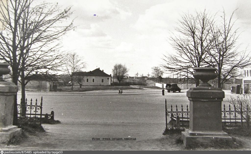 875485 Вид на площадь Революции.jpg 875485 Вид на площадь Революции.jpg