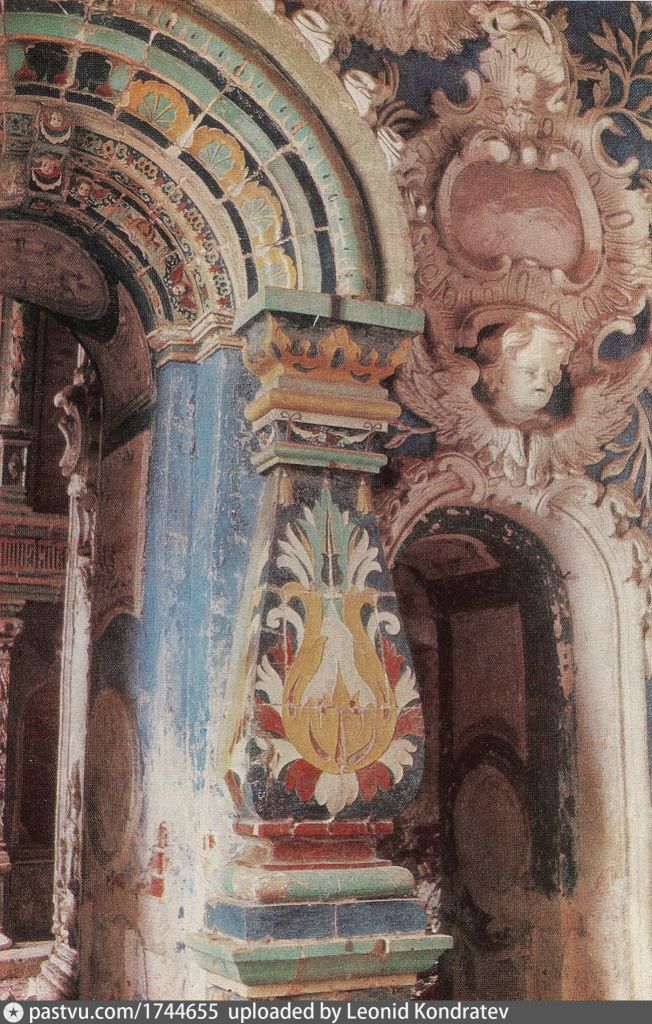 1744655 Фрагмент портала северо-восточного придела.jpg