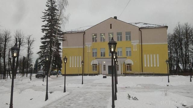 Чеховская школа зима.jpg