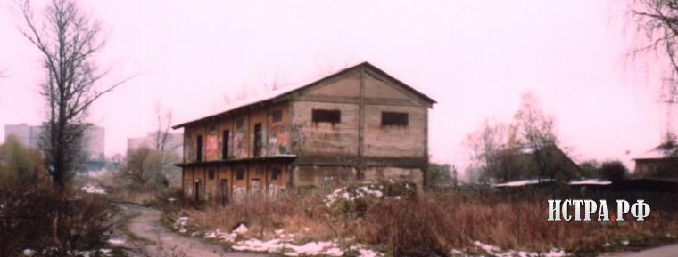 vorotnichkovaya_fabr._u_reki1111.jpg vorotnichkovaya_fabr._u_reki1111.jpg
