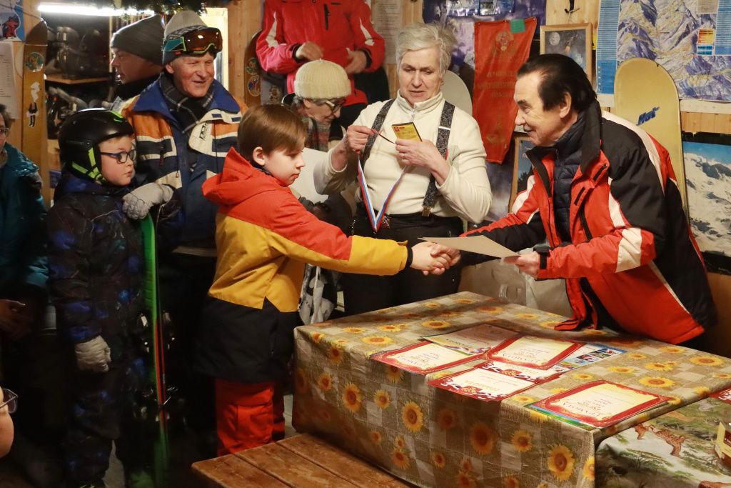 Яцук награждает.JPG