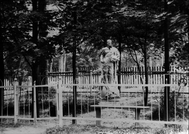 братская могила.jpg братская могила.jpg