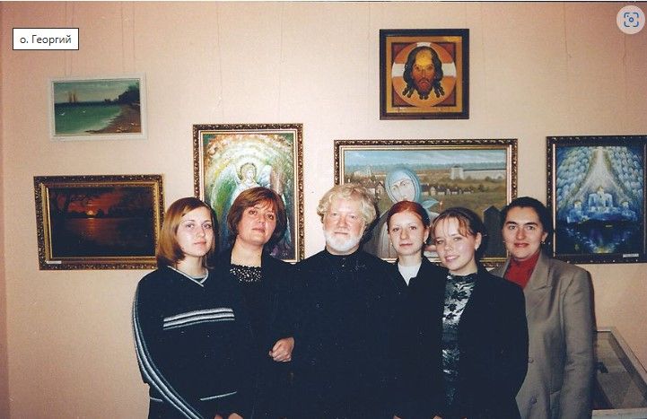 с прихожанами.jpg