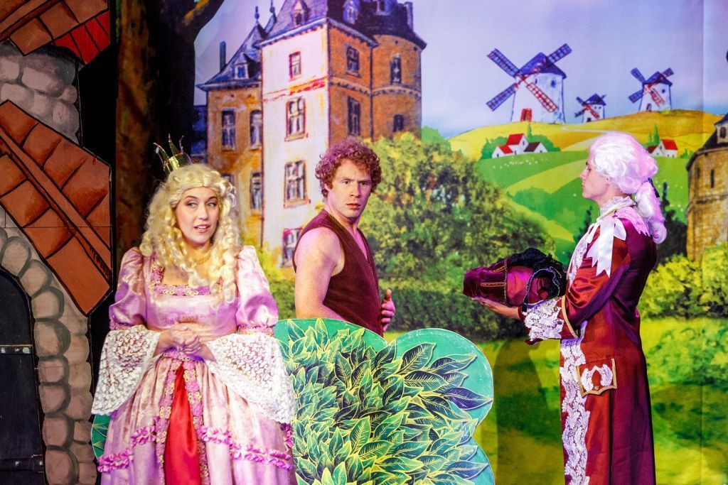 kot-v-sapogah.jpg kot-v-sapogah.jpg