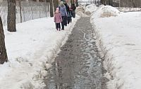 В Рождествено растаяла дорога в школу 