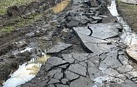 В Глебовском разбитый тротуар списали на ремонтные работы