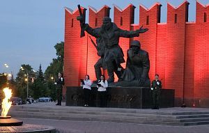 Памяти павших будьте достойны!