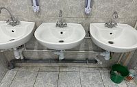 На отсутствие туалетной бумаги, мыла и горячей воды жалуются школьники в Бужарово