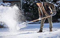 Как уборку снега лопатой превратить в фитнес 