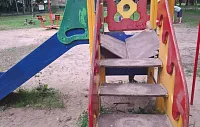 В Красновидово горка не выдержала двухлетнего малыша