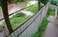 Частный сектор Истры после дождей оказался под водой
