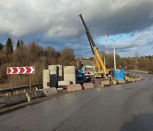 20 мостовиков задействованы в капитальном ремонте переправы в Мансурово
