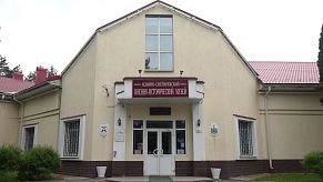 Об истории Ленино-Снегирёвского, а ранее - Народного музея,  рассказал историк, краевед, писатель Сергей Мамаев.  